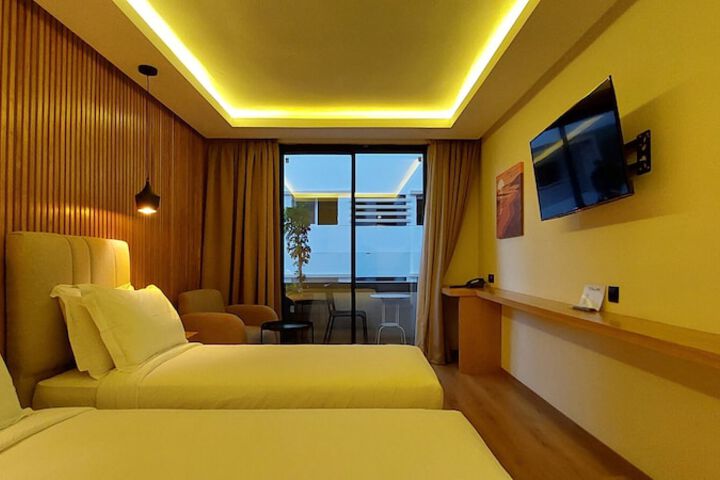 Room 35 of 84