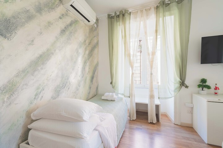 Room 50 of 80