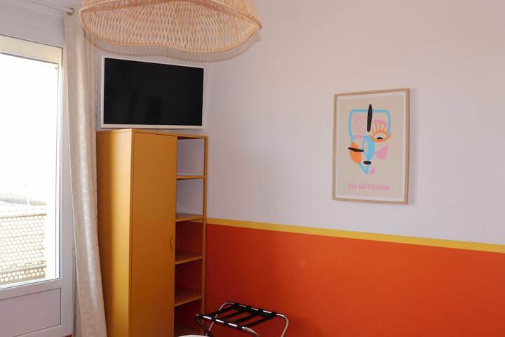 Room 28 of 48