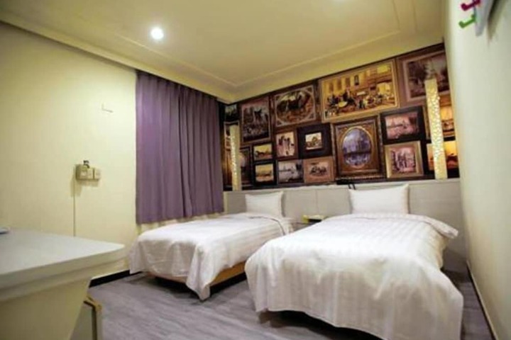 Room 8 of 41