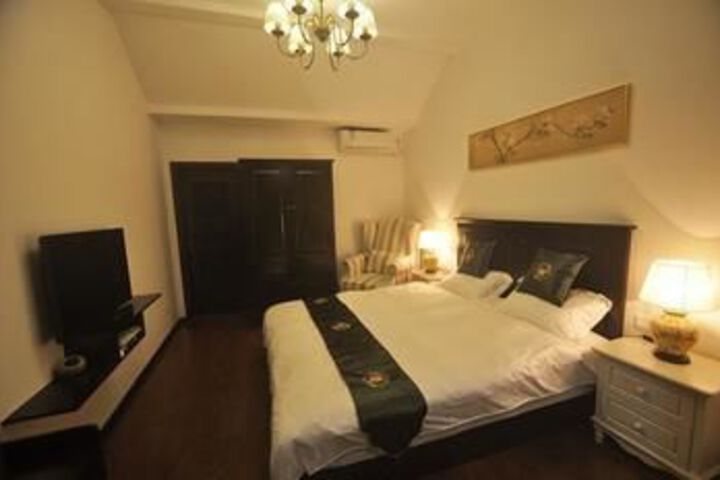 Room 45 of 153