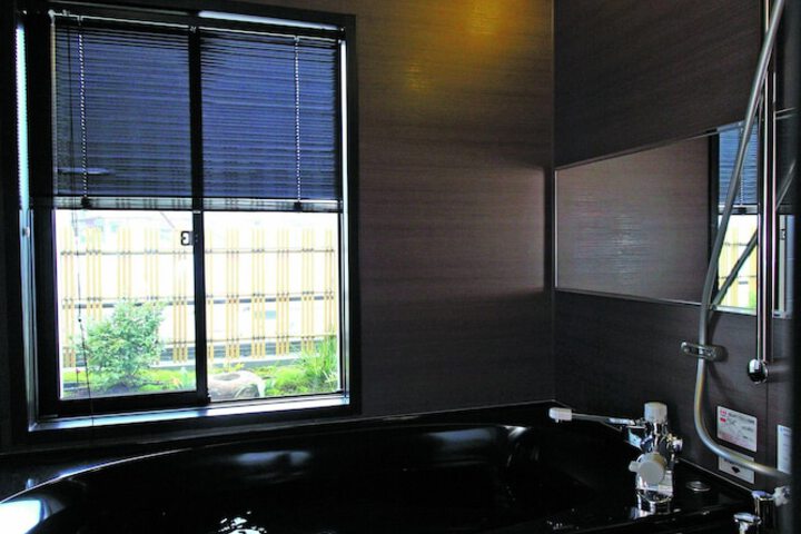 Room 27 of 56