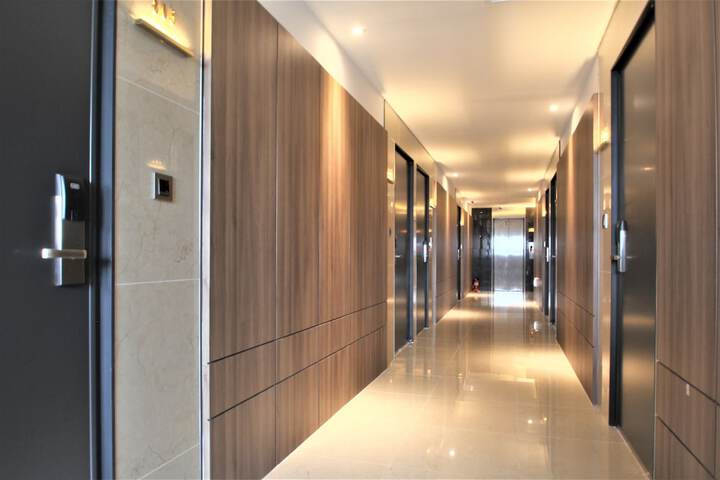 Ballroom/Hall 106 of 110