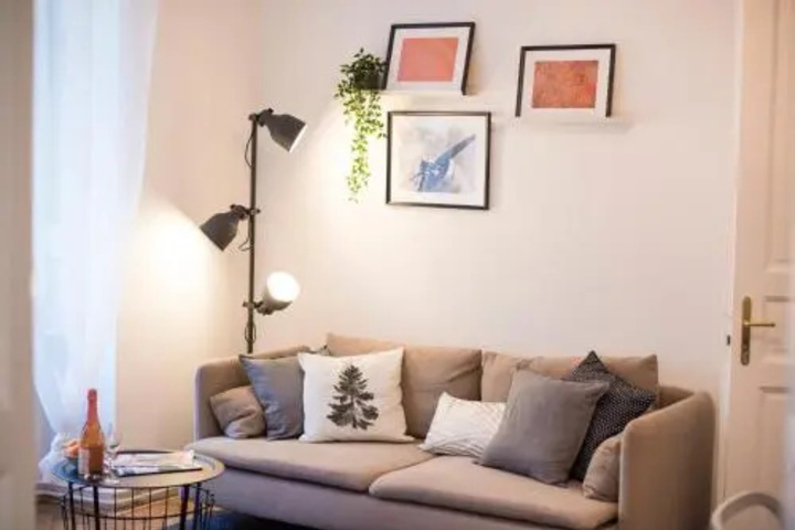 Room 3 of 25