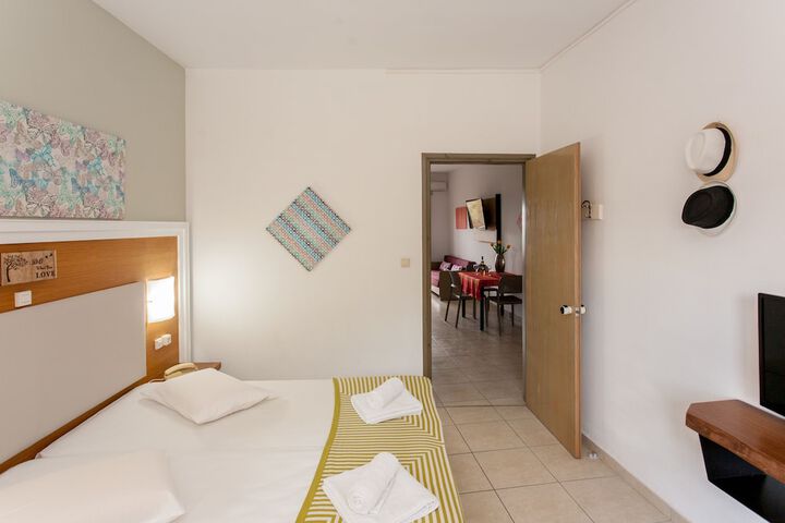 Room 25 of 73