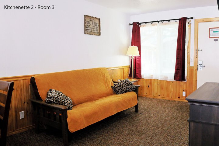 Room 200 of 341
