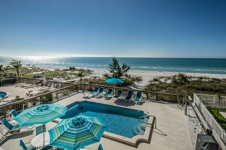 Exterior of The New Hotel Indian Shores