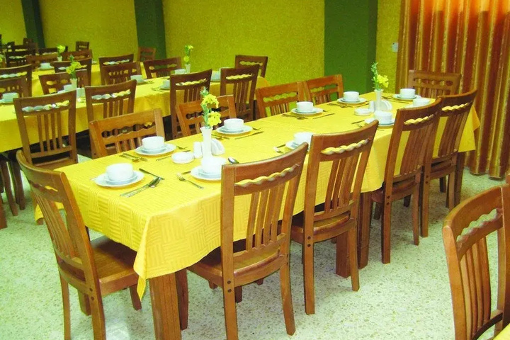 Dining 10 of 14