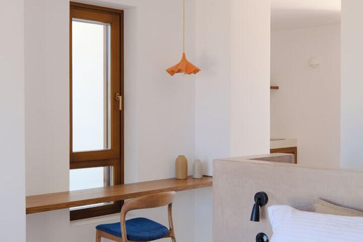 Room 4 of 126