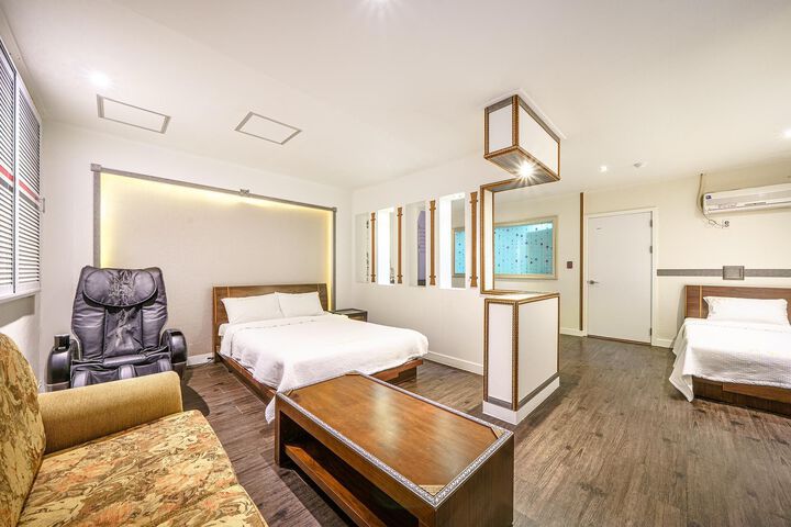 Room 20 of 58