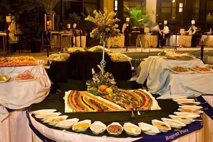 Dining 11 of 27
