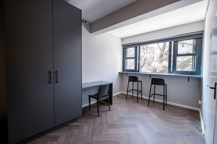 Room 16 of 42
