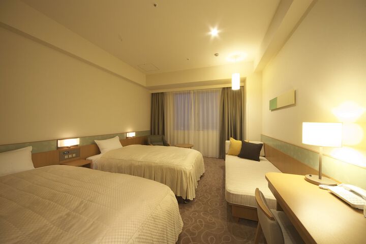 Room 28 of 100