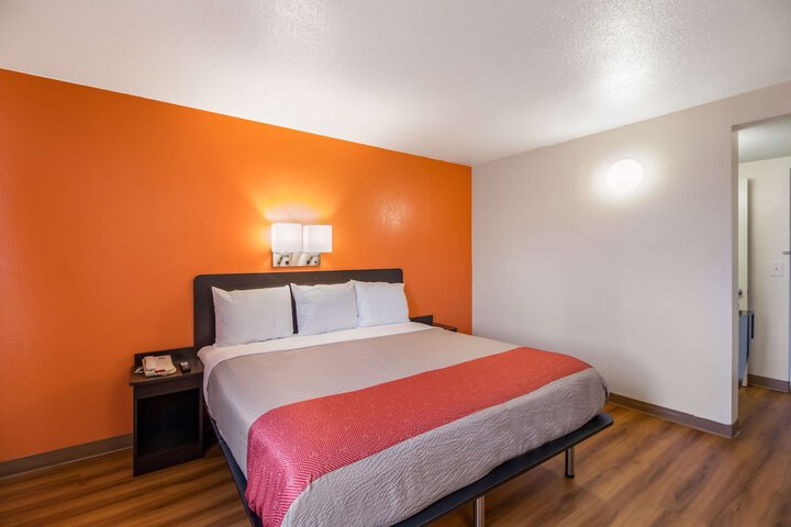 Standard | King Bed (8 of 9)