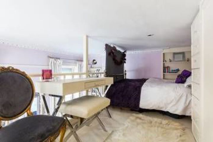 Room 3 of 18