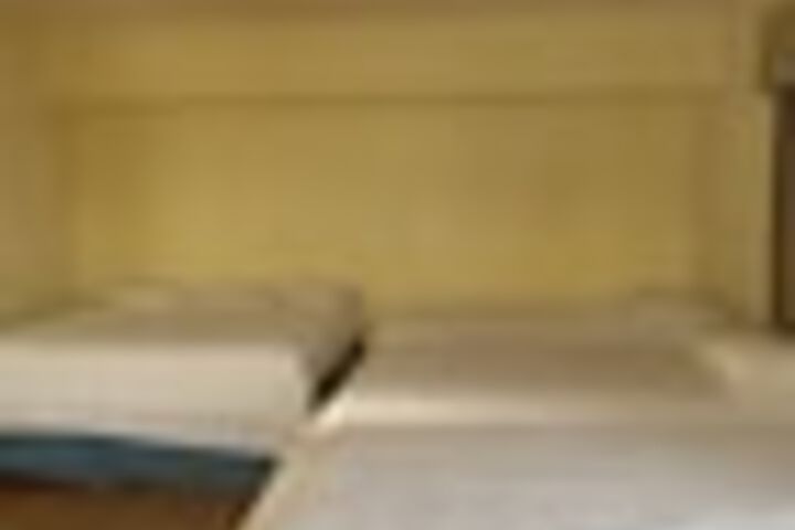 Room 41 of 204