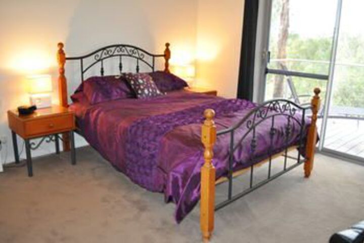 Room 6 of 11