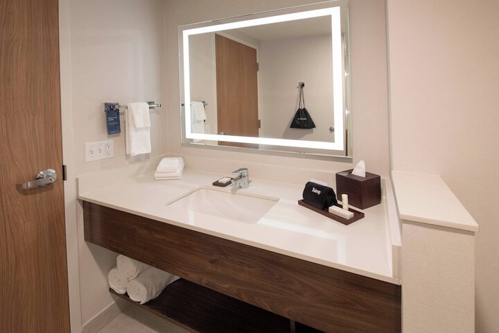 Room 17 of 29