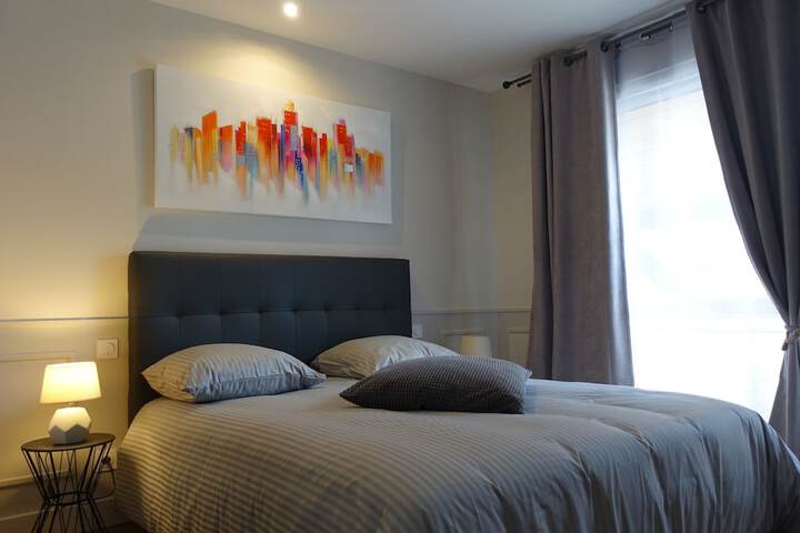 Room 8 of 40