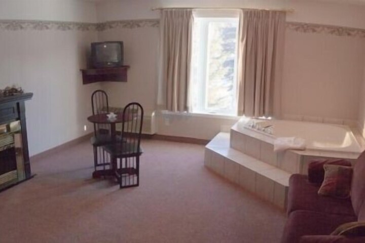 Room 21 of 32