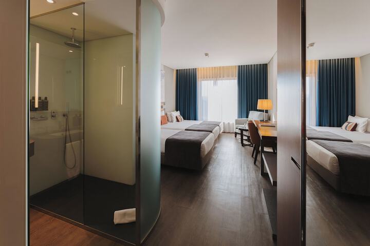 Room 50 of 101