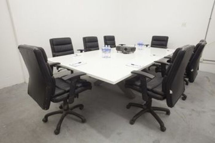 Business Center 21 of 89