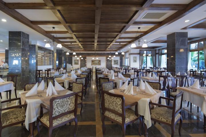 Dining 113 of 182