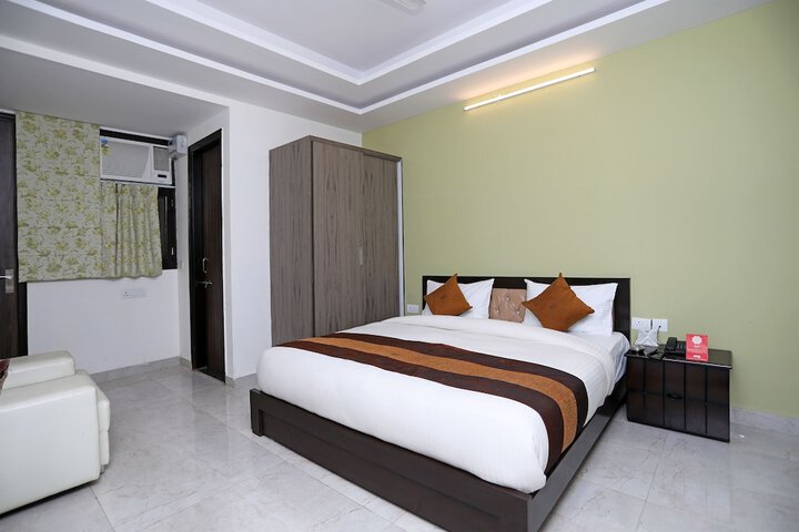 OYO 10581 Platinum Residency