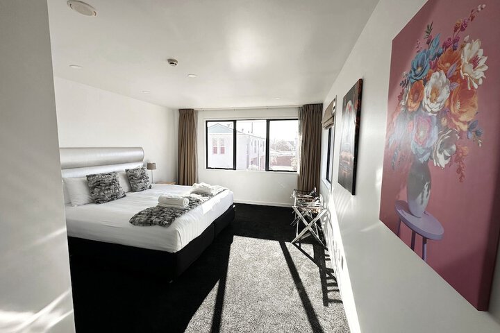 Room 21 of 77