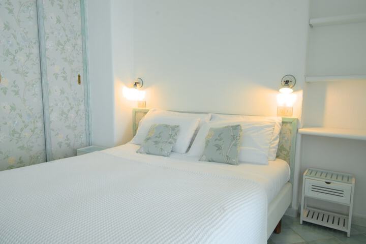Room 40 of 246