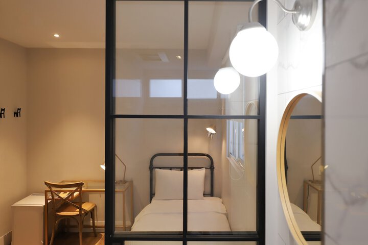 Room 16 of 57