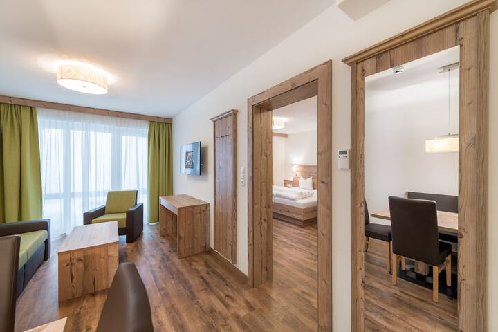 Room 9 of 90