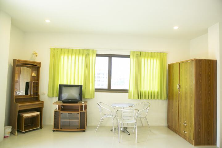 Room 21 of 42