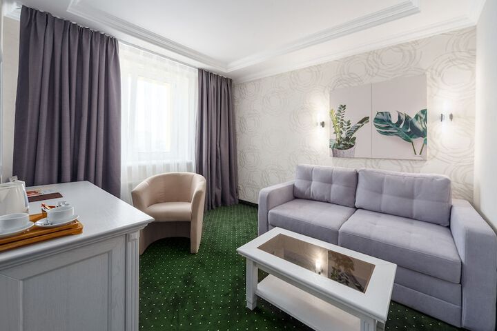Room 10 of 51