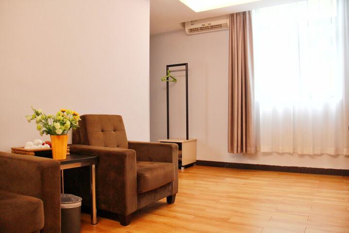 Room 16 of 29
