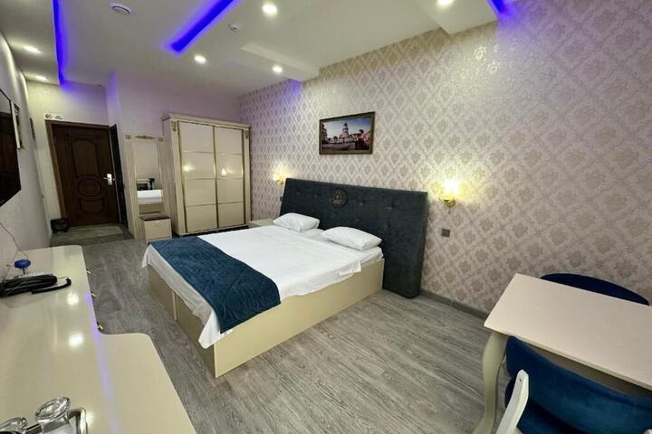 Room 12 of 36
