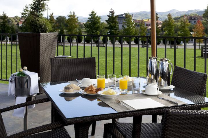 Breakfast/Coffee Service 37 of 48