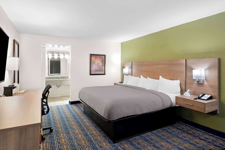 Room 12 of 41