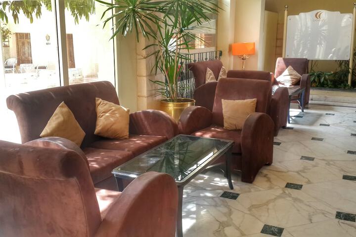Entrance & Lobby