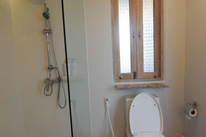 Room 30 of 74