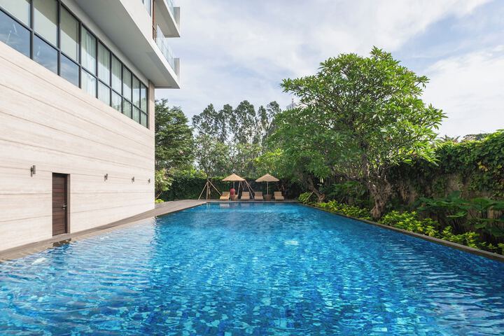 Pool 24 of 42