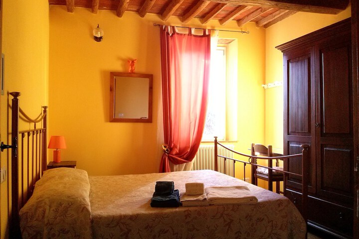 Room 2 of 15