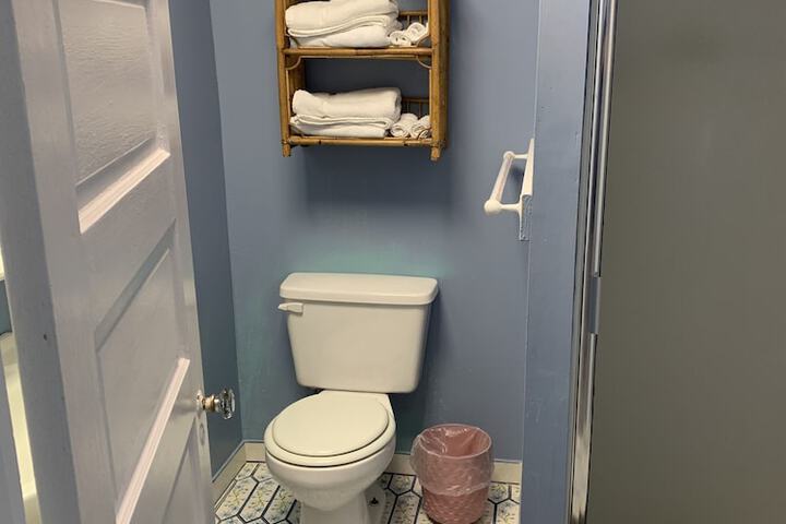 Room 62 of 74