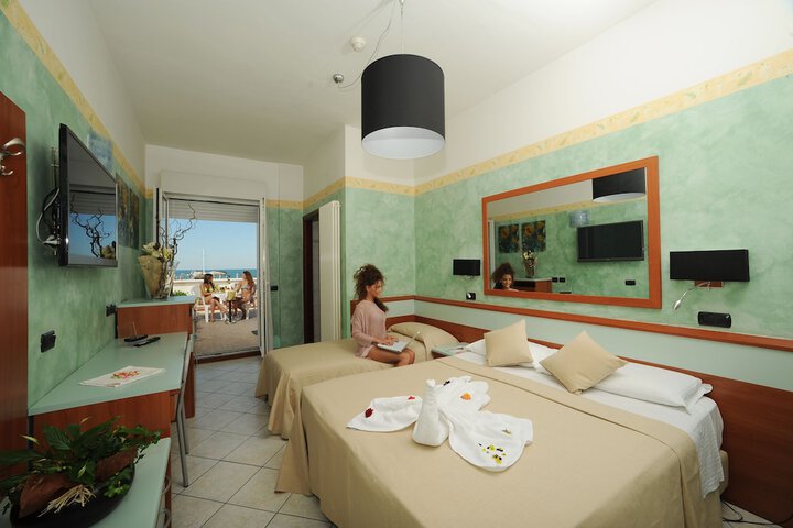 Room 10 of 53