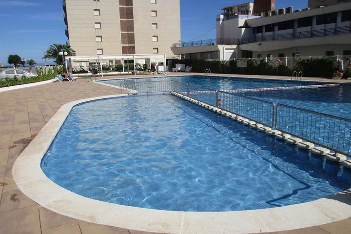 Pool 10 of 13