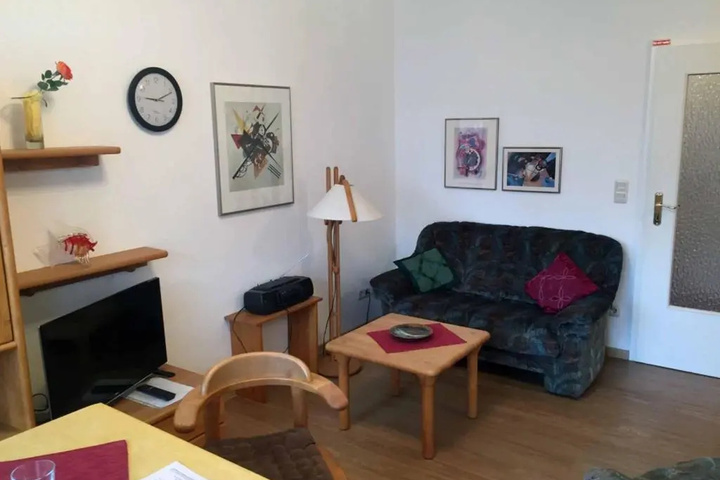Room 2 of 7