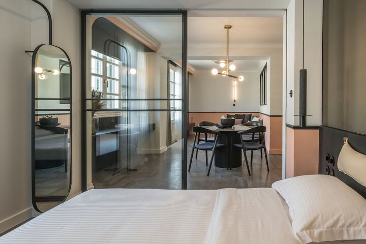 Room 32 of 54