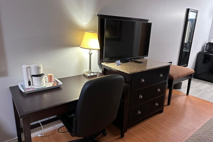 Room 18 of 24