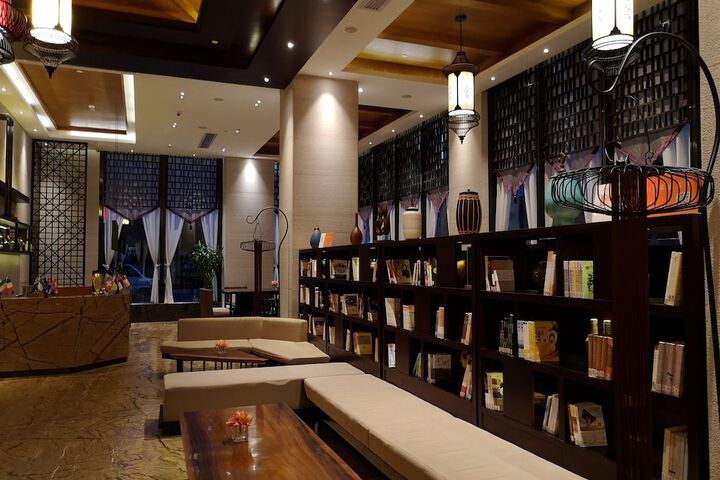 Hotel Interior 4 of 27