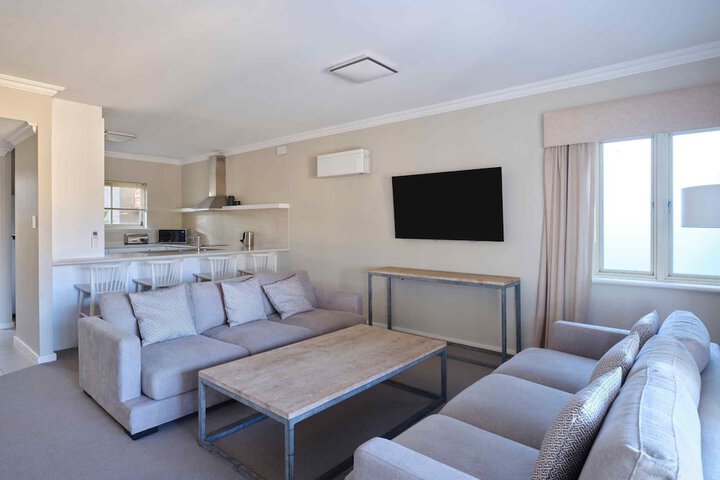 Room 15 of 27